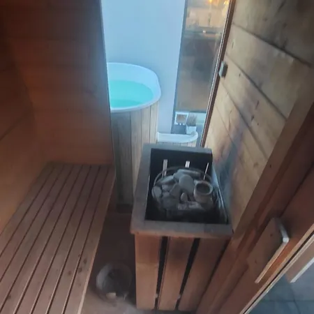Sauna Zenklova 1, 4 Rooms, Terase, Garden, Sauna Prague